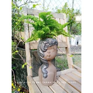 Tượng Cô Gái Trồng Cây