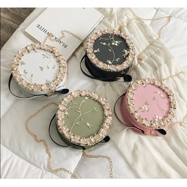 (hàng có sẵn) Túi tròn vintaage thêu hoa