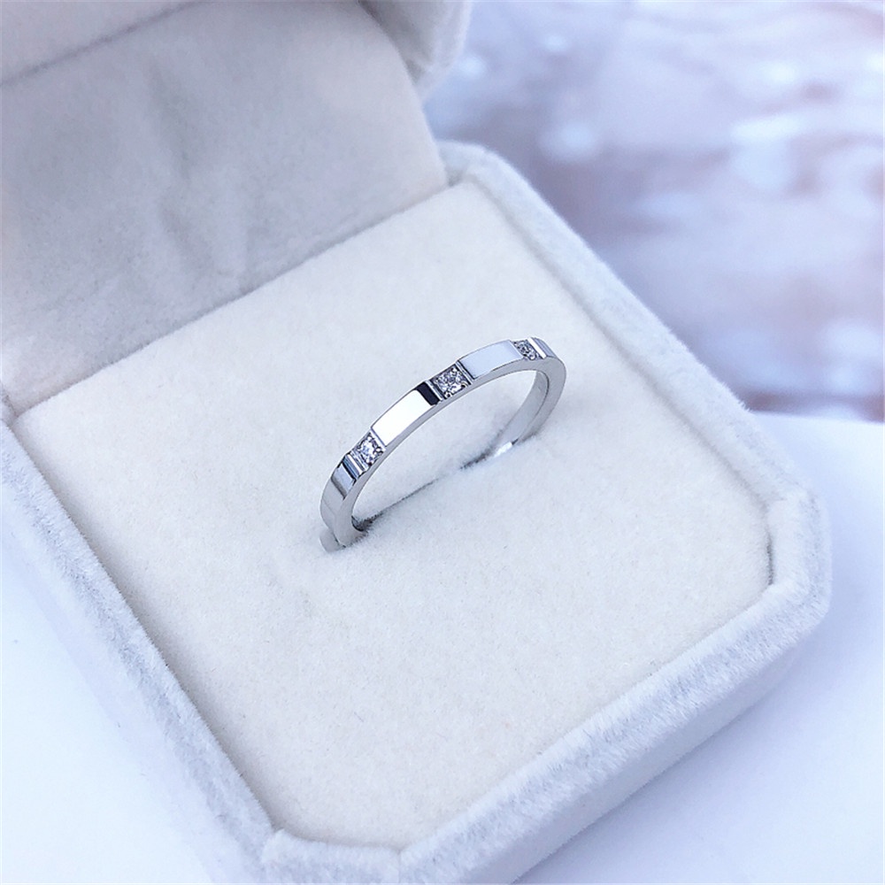 1 nhẫn đeo tay kim loại thiết kế đơn giản cho nữ