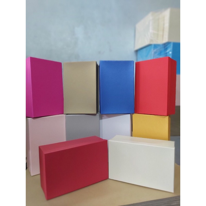 Hộp quà dễ thương 18x28x11 40k | BigBuy360 - bigbuy360.vn