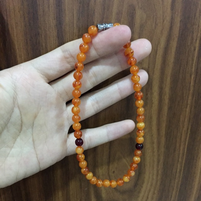 Vòng cổ hổ phách cho em bé