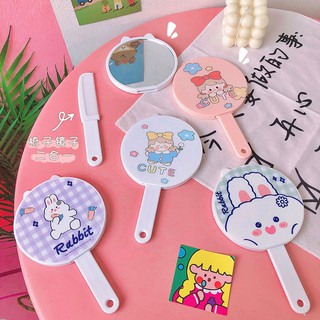 Gương cầm tay kèm lược dễ thương
