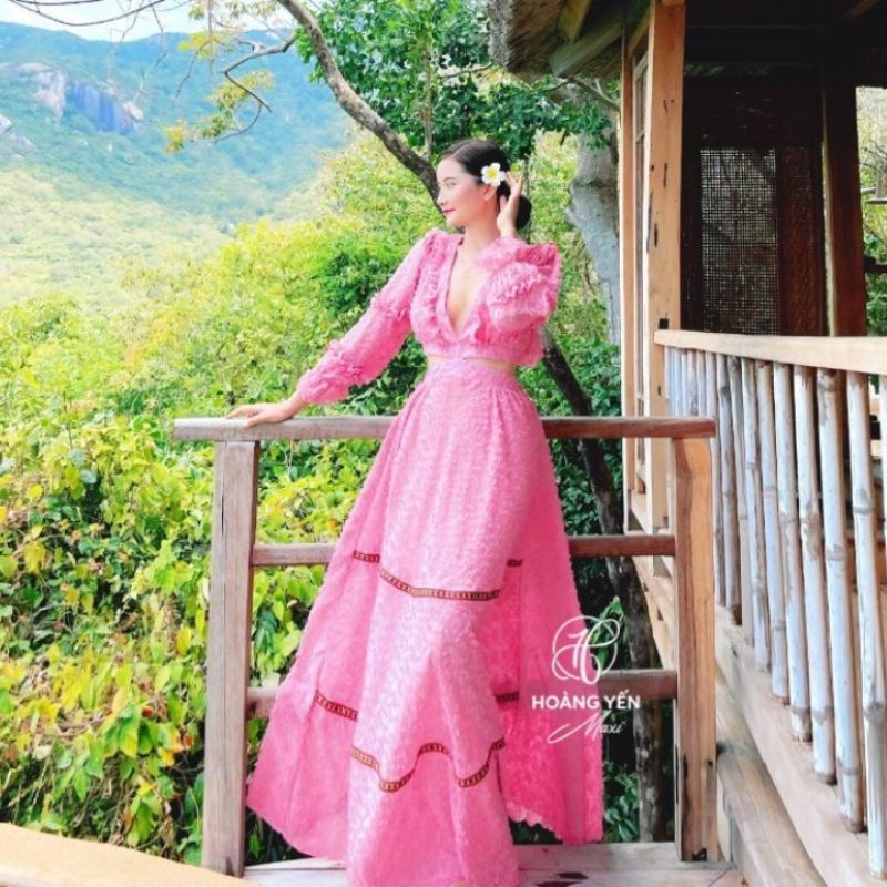 HOANGYEN - Đầm khoét eo voan thêu lông hồng tay dài viền thổ cẩm