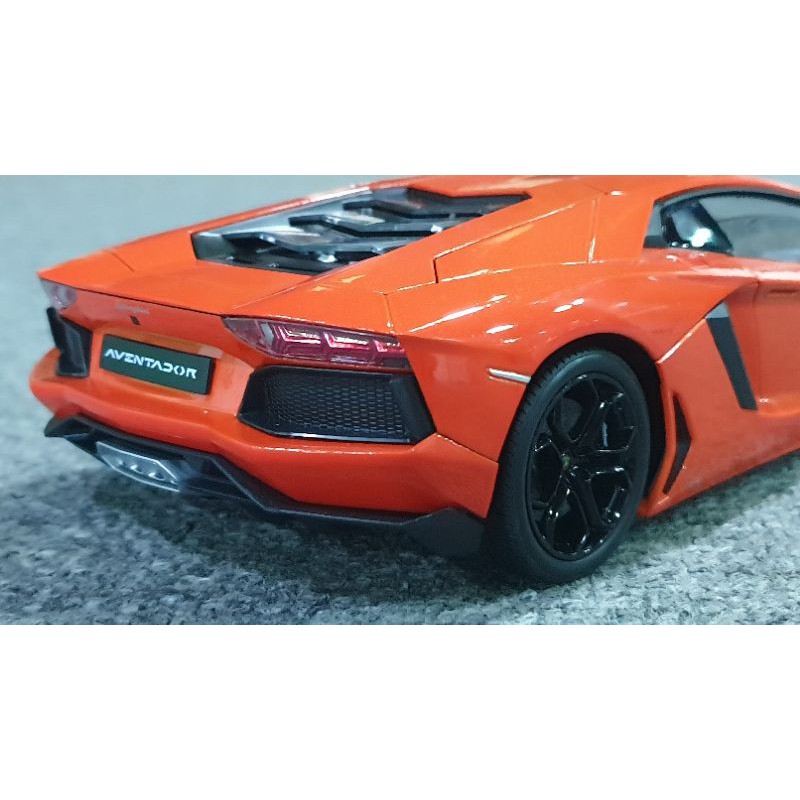 Xe mô hình 🧡 Lamborghini Aventador Lp700 🧡 Tỉ lệ : 1:18 Hãng sản xuất : Welly , Màu Cam