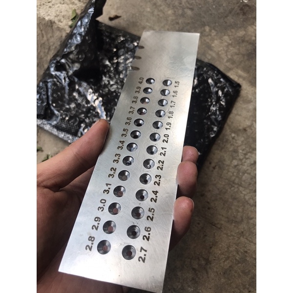 Khuôn 26 lỗ vót nan lồng chim thép gió HSS - 63HRC