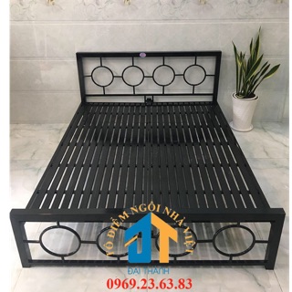 Giường sắt 1m x2m tổ chim cách điệu ô tròn đầu giường