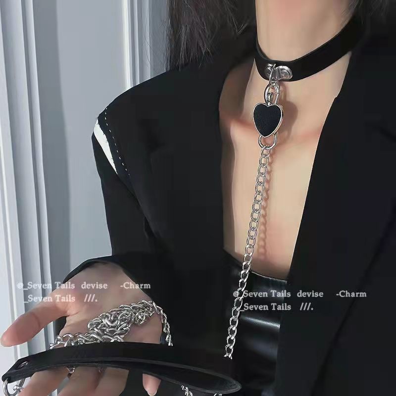 Vòng Cổ Choker Dây Da PU Mặt Kim Loại Hình Trái Tim Gợi Cảm Cho Nữ