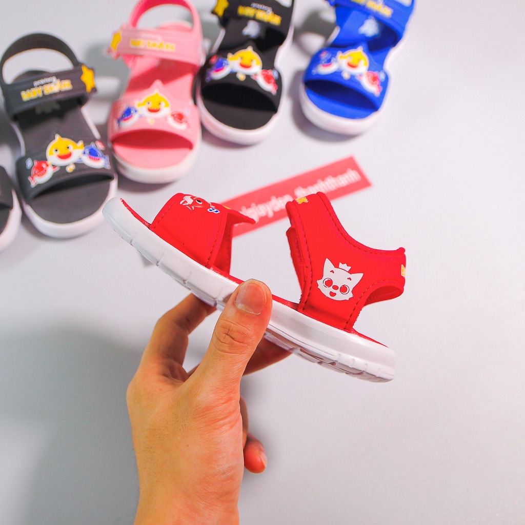Giày sandal baby shark trẻ em siêu nhẹ mềm mại chống trượt