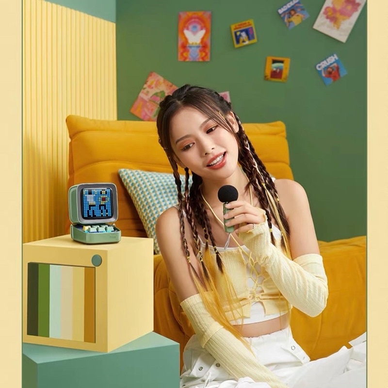 Loa bluetooth DIVOOM DITOO MIC 15w kết hợp micro karaoke và màn hình bàn phím chính hãng- Một chút xinh