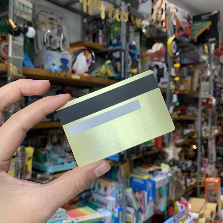 PHÔI THẺ ATM THẺ TÍN DỤNG BẰNG KIM LOẠI MÀU VÀNG GOLD XƯỚC - ideashop