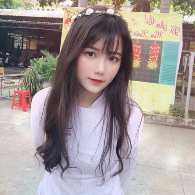 Vòng hoa đội đầu
