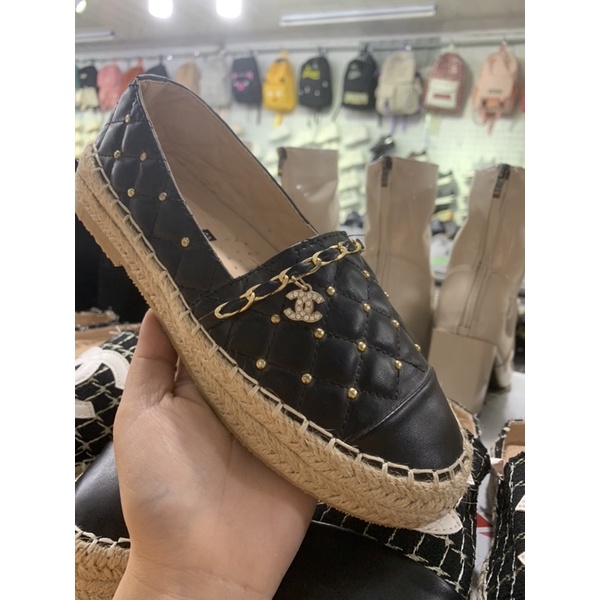 Giày slipon đế cối đính hạt viền xích