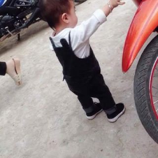 YẾM JEANS ĐEN + ÁO