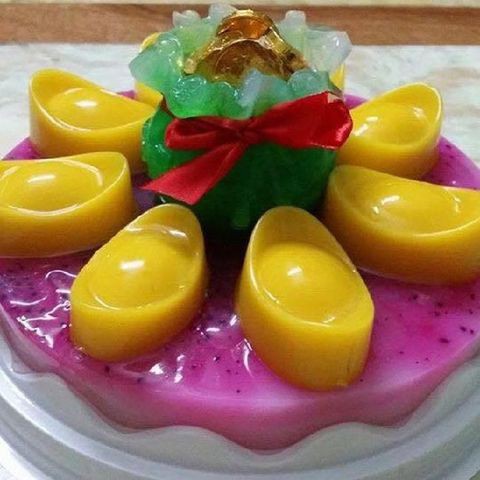 Khuôn nhựa hình thỏi vàng