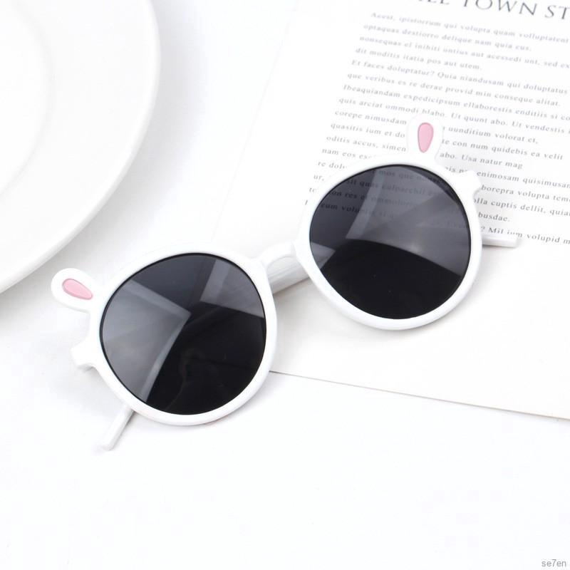 Kính mát phối họa tiết tai thỏ đáng yêu cho bé