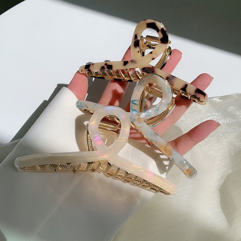 Kẹp tóc đơn giản thời trang cho nữ