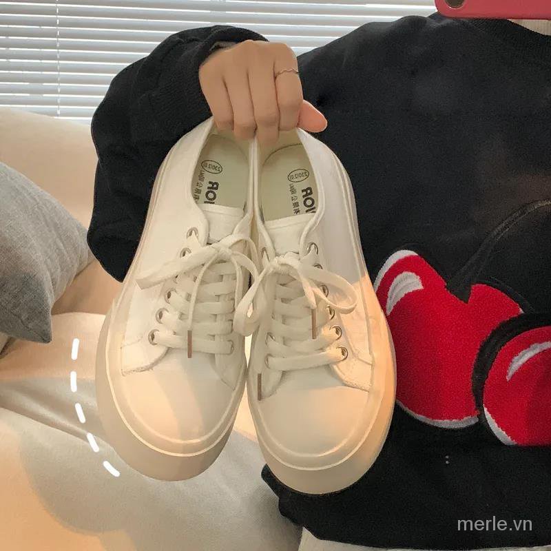 Giày thể thao bằng vải canvas mũi tròn dễ thương size lớn 35-43