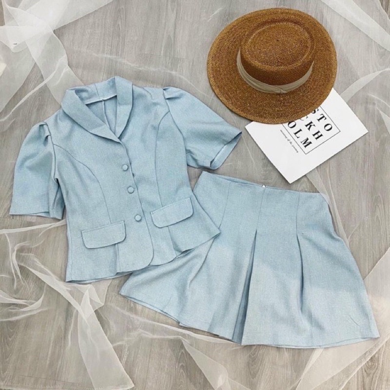 Áo vest cúc bọc + chân váy xoè
