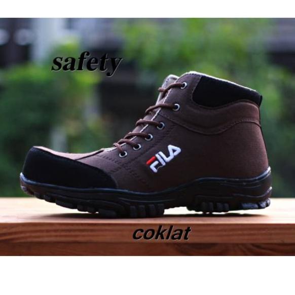 Bộ sưu tập mới nhất... Giày bốt Fila an toàn cho nam và nữ