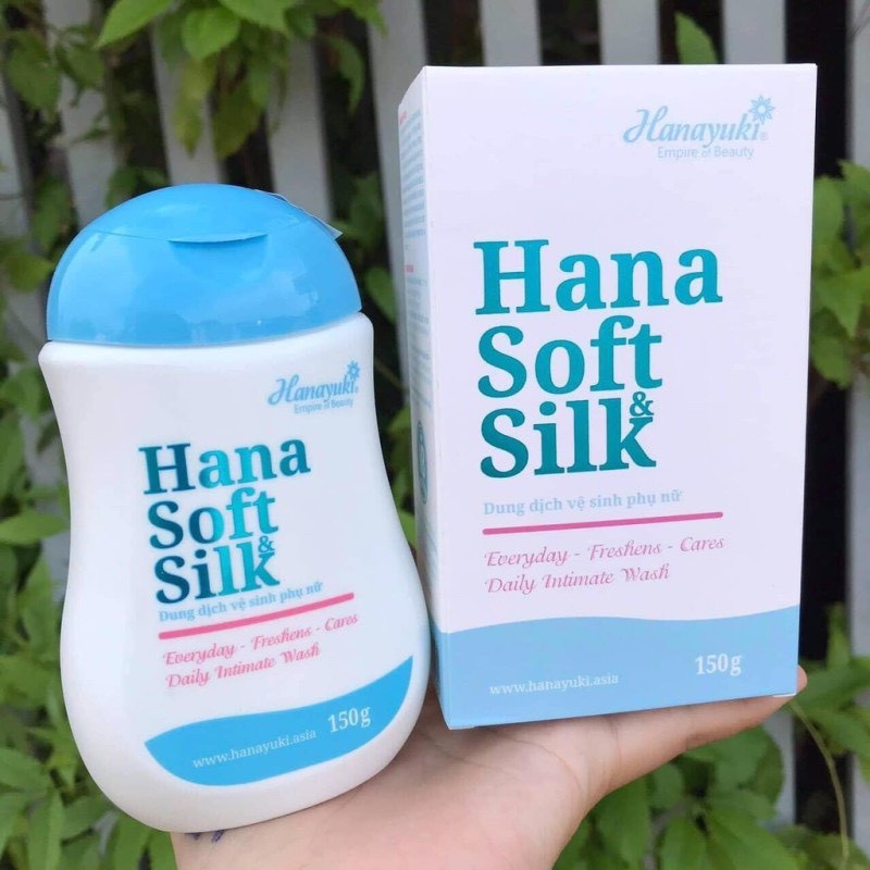 Dung Dịch Vệ Sinh Phụ Nữ HANA SOFT SILK HANAYUKI giúp cân bằng độ pH, dưỡng da, ngăn mùi, tạo độ ẩm 150ml