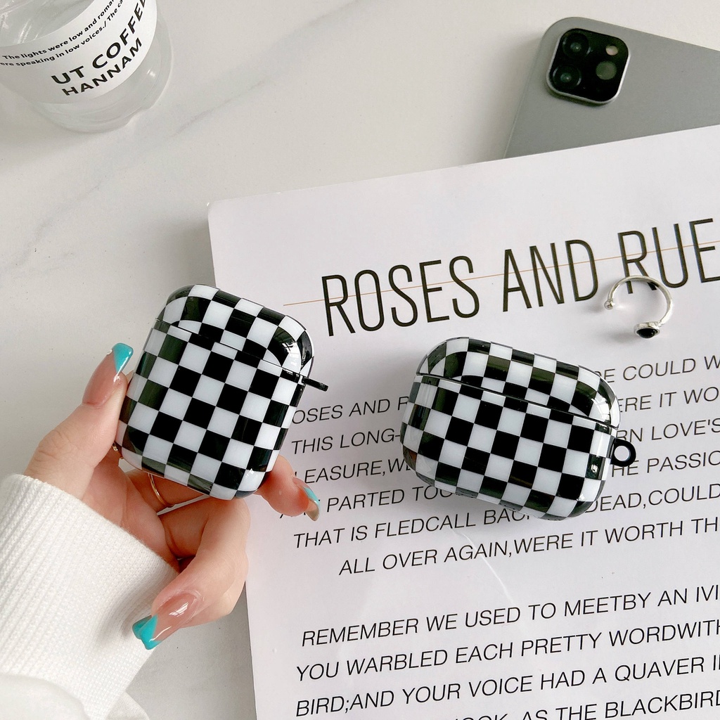 Vỏ Bảo Vệ Hộp Sạc Tai Nghe AirPods3/AirPods 3G/Apple Pro/2 Màu Trắng/Đen Xinh Xắn