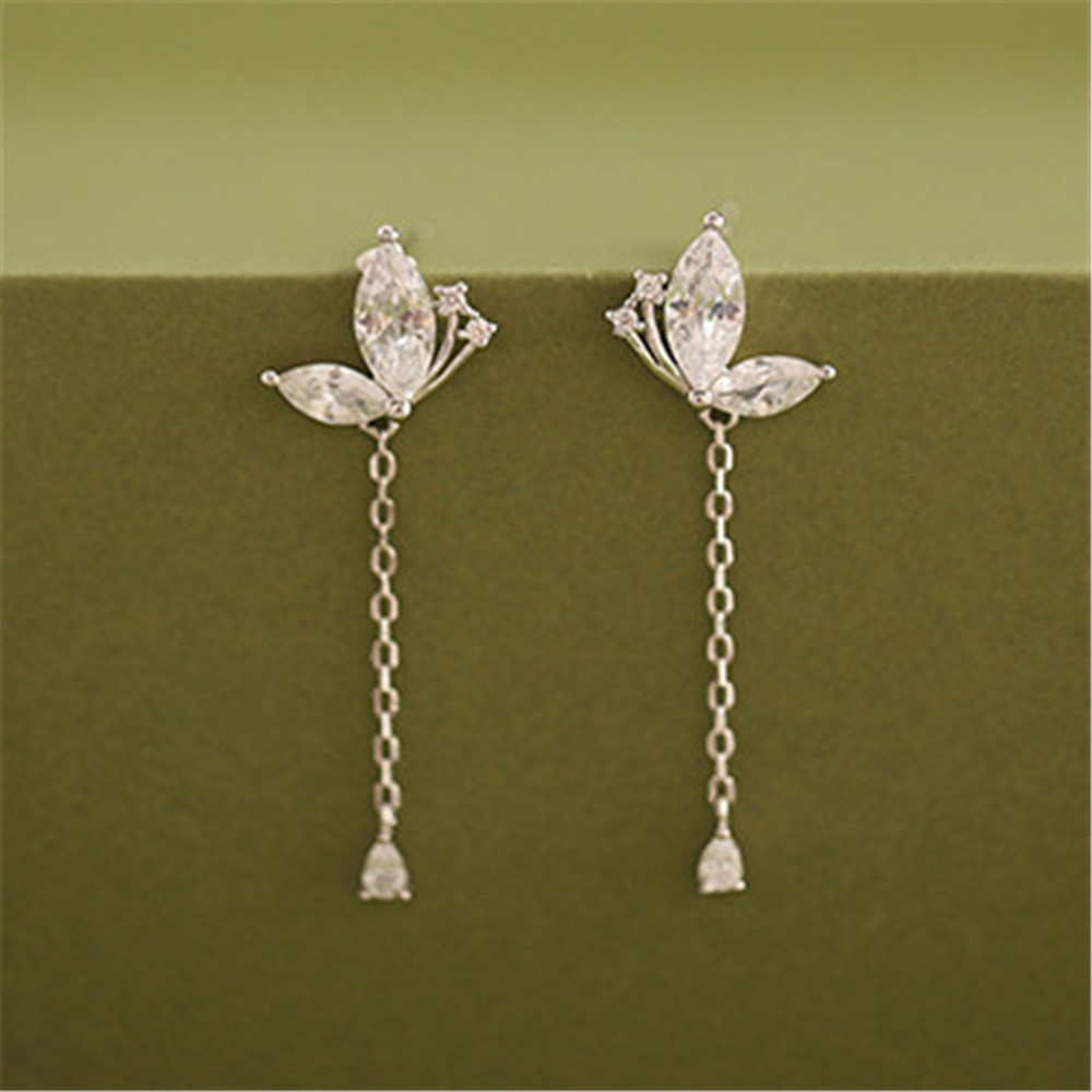 Khuyên Tai Tua Rua Hình Bướm Đính Đá Phong Cách Thời Trang