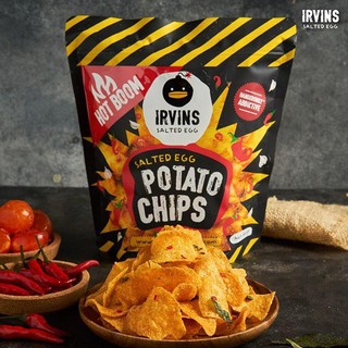 Khoai tây trứng muối cay IRVINS - Hotboom Salted Egg Potato Chips 105 gram