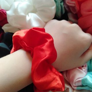 SRCUNCHIES ( CỘT TÓC ĐEO TAY )