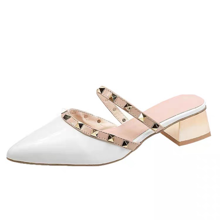 Giày sục cao gót da bóng quai chéo tán đinh gót vuông 3,5p