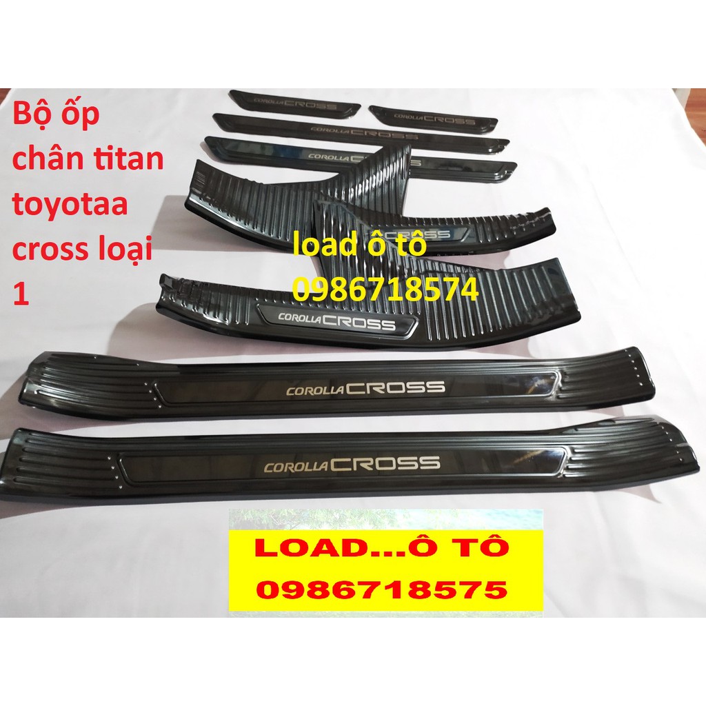 Ốp Bậc Cửa, Nẹp Bước Chân Xe Toyota Cross 2022-2020 Trong, Ngoài Loại 1 Mặt Bóng Chất Liệu Titan Cao Cấp