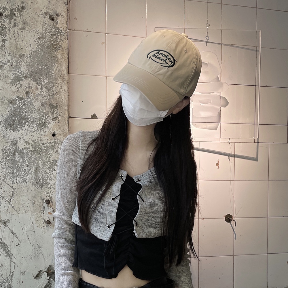 Mũ MG STUDIO thêu chữ broken black