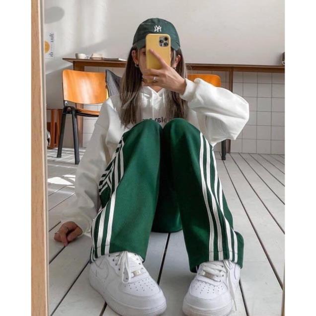 Quần Óng Rộng Xanh 3 Sọc Nam Nữ Dáng Rộng Unisex Cạp Chun Co Dãn Uzzlang Hàn Quốc Hottrend