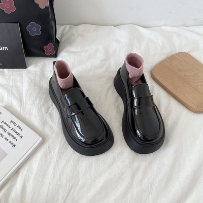 Giày ulzzang đế bằng mũi tròn mã 131