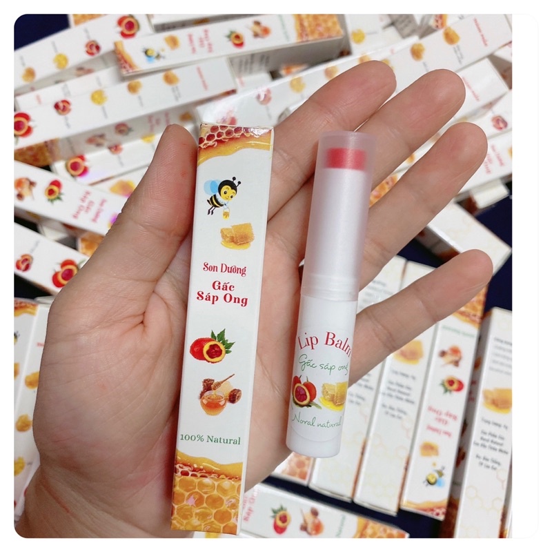 Son dưỡng môi dạng thỏi kích nên màu sau phun xăm