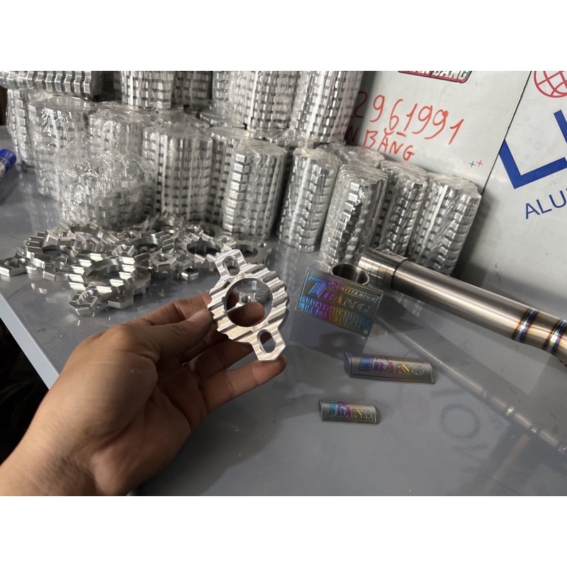 Bát cổ pô cnc 32 gắn cổ pô titanium