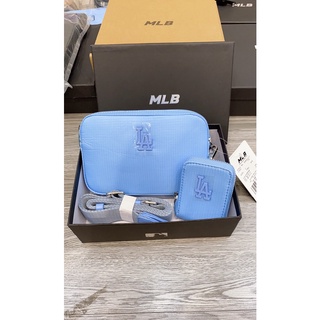 Túi đeo chéo mới của nhà MLB