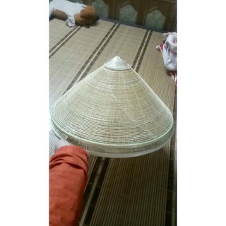 Nón lá đan bằng nan tre thưa