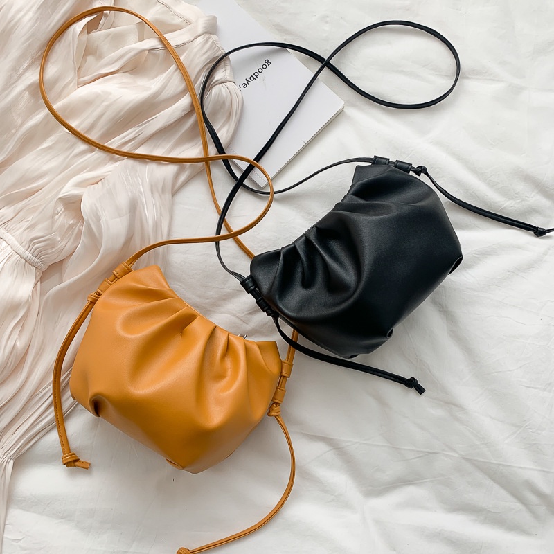 Túi Đeo Chéo Hình Đám Mây Nhỏ Thời Trang Phổ Biến Hàn Quốc Cho Nữ