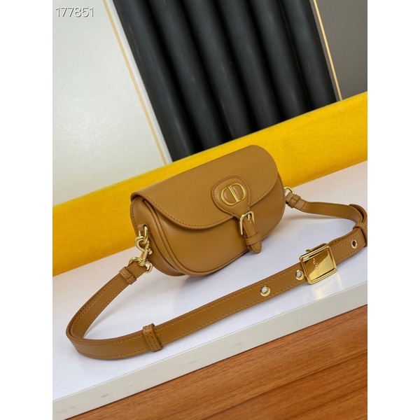 Túi xách Dior Bobby size 20cm