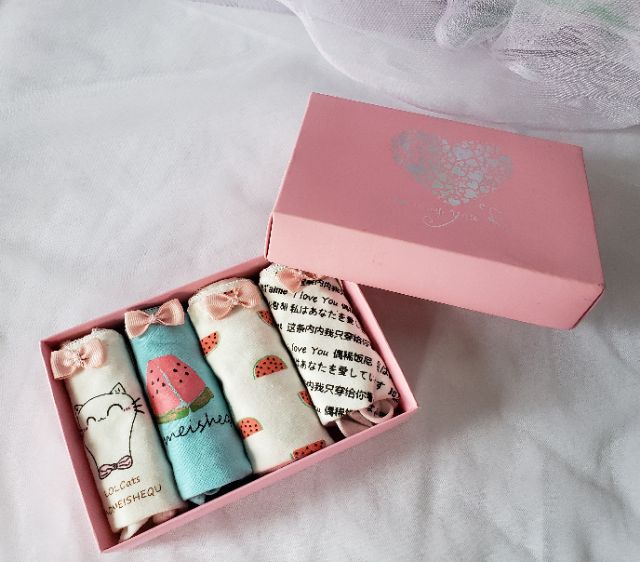 Quần chip, hộp 4 quần siêu xinh 😍 | BigBuy360 - bigbuy360.vn