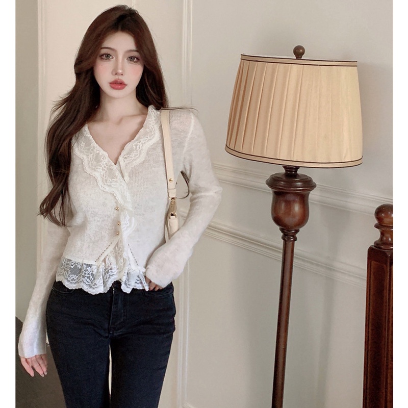 Áo kiểu tay dài phối ren hoa thiết kế hợp thời trang