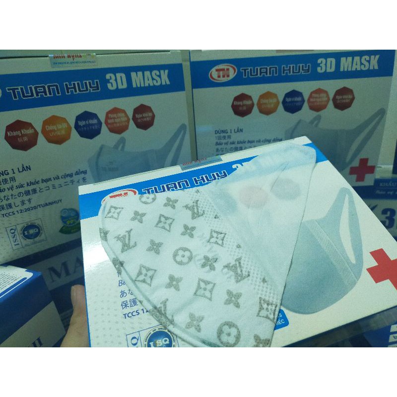 Khẩu trang 3D hoạ tiết LV màu trắng | BigBuy360 - bigbuy360.vn
