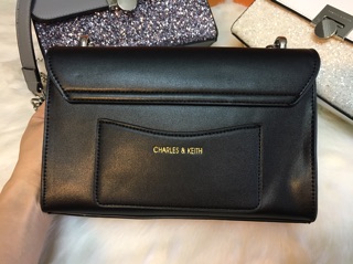 Túi Charles & Keith nhũ