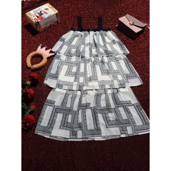 Đầm ba tầng hoạ tiết siêu sang hàng thiết kế đẹp size S M bầu bí bon chen