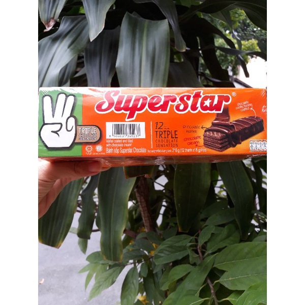 Bánh xốp kem socola Superstar