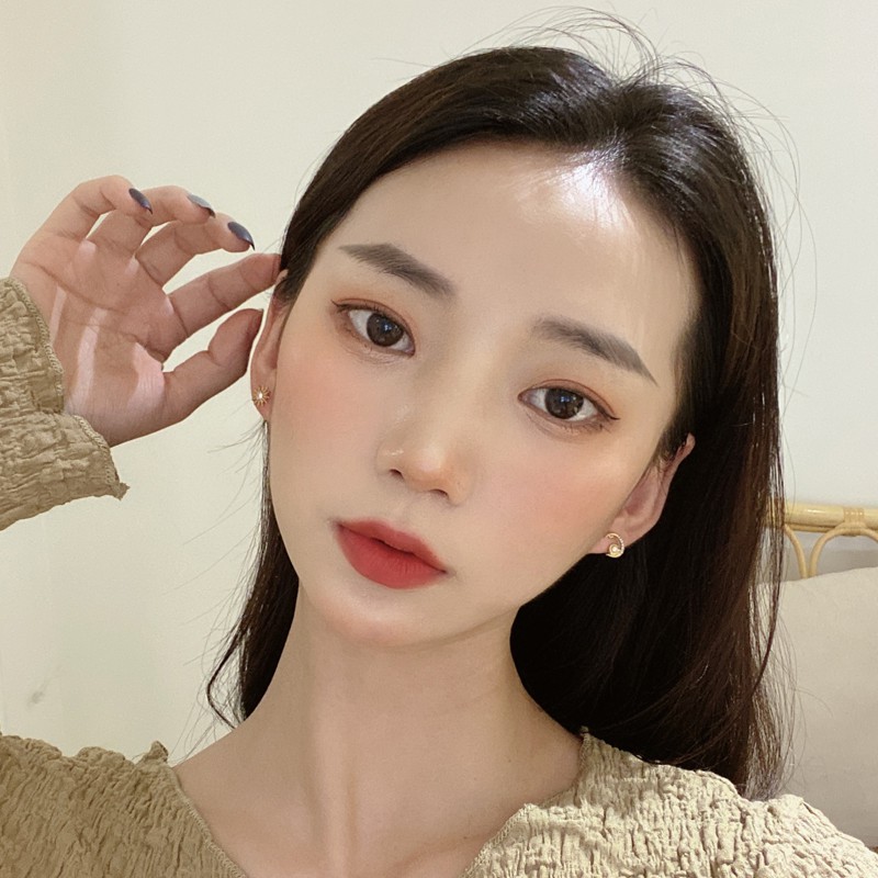 Khuyên tai kẹp không bấm lỗ chốt cố định K217 bằng nhựa hình mặt trăng đính đá dáng ngắn Leous Accessories