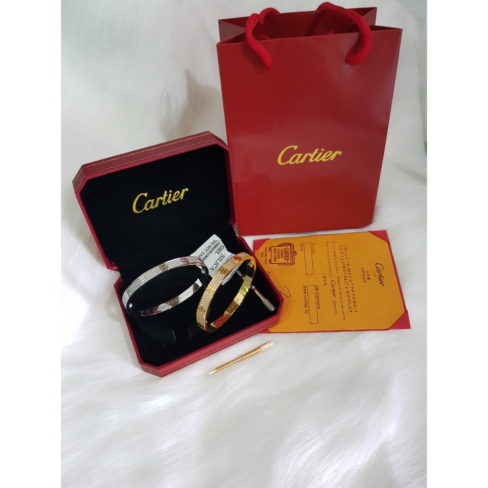 Vòng tay nữ, vòng tay nam đính 3 hàng đá cực sang.