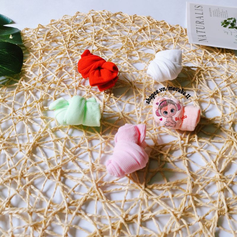 Tất giấy cho bé