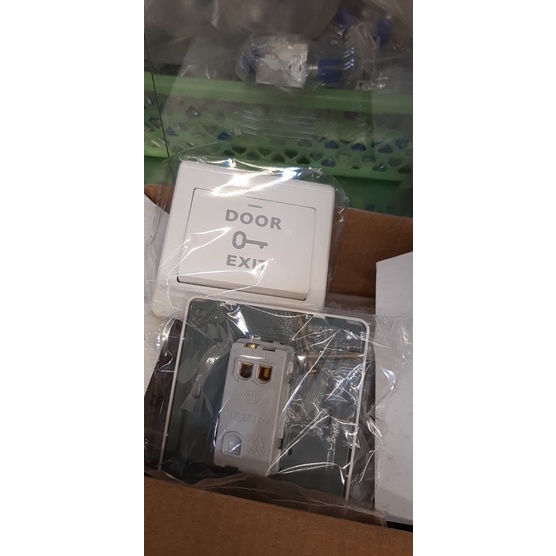 Nút ấn bấm thoát hiểm EXIT. Báo giá 1 cái