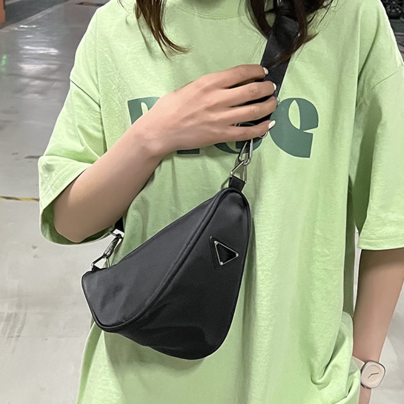 Túi Đeo Chéo Tam Giác Bằng Nylon Thời Trang Hàn Quốc Cho Nữ